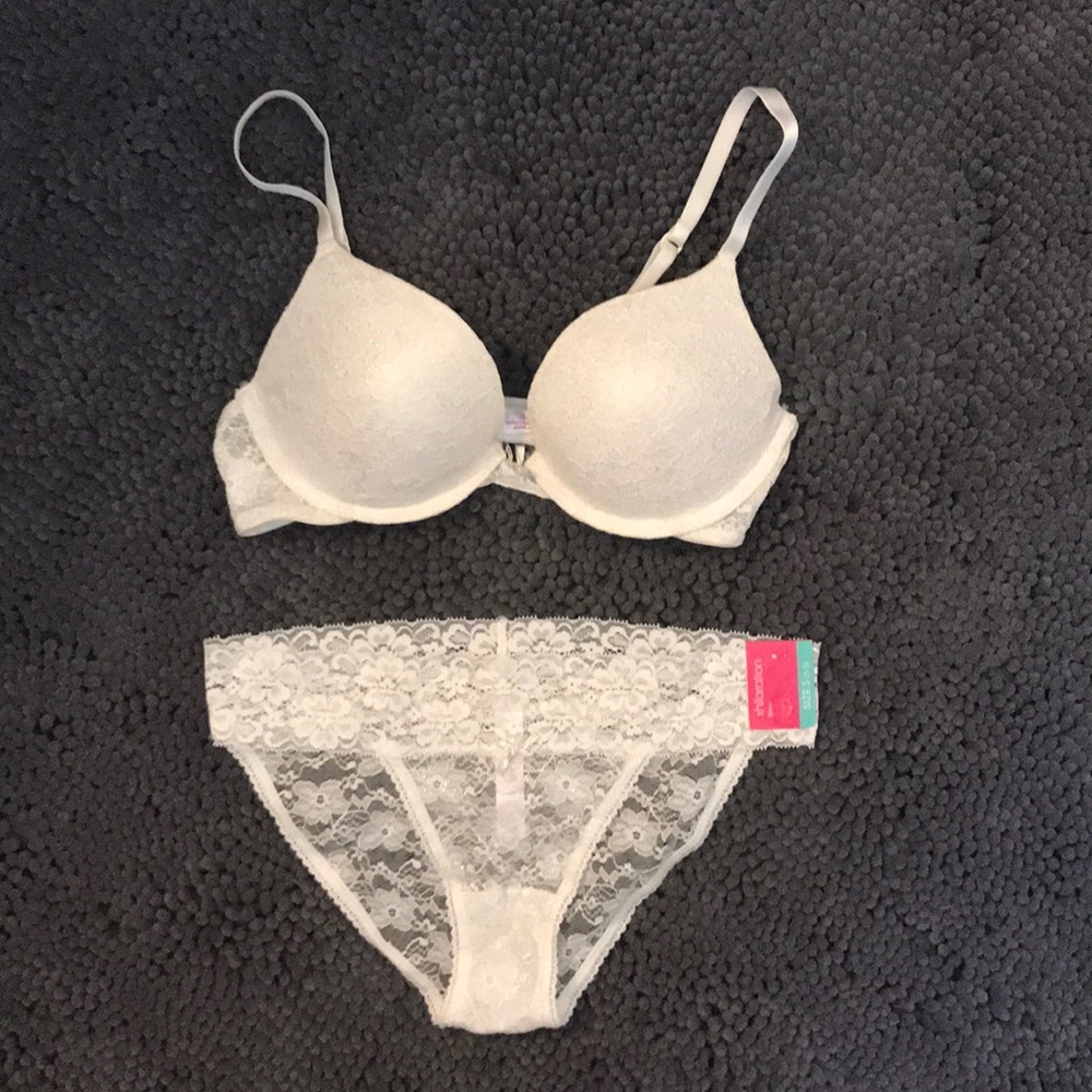 Bra and panty set